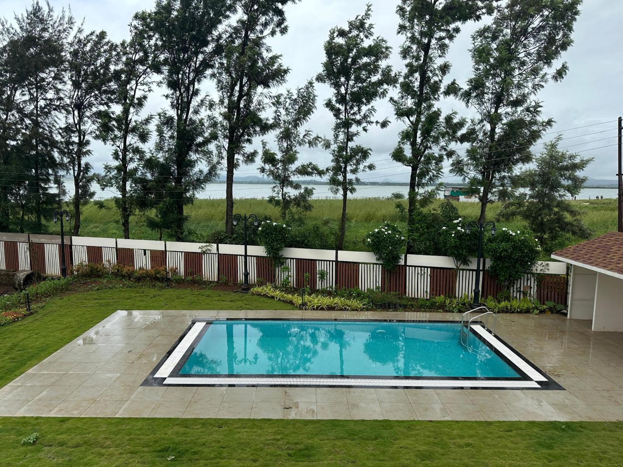 Lake View Holiday Villa Near Sula Wine Yard With 3 Bdrms Nashik Habitación foto